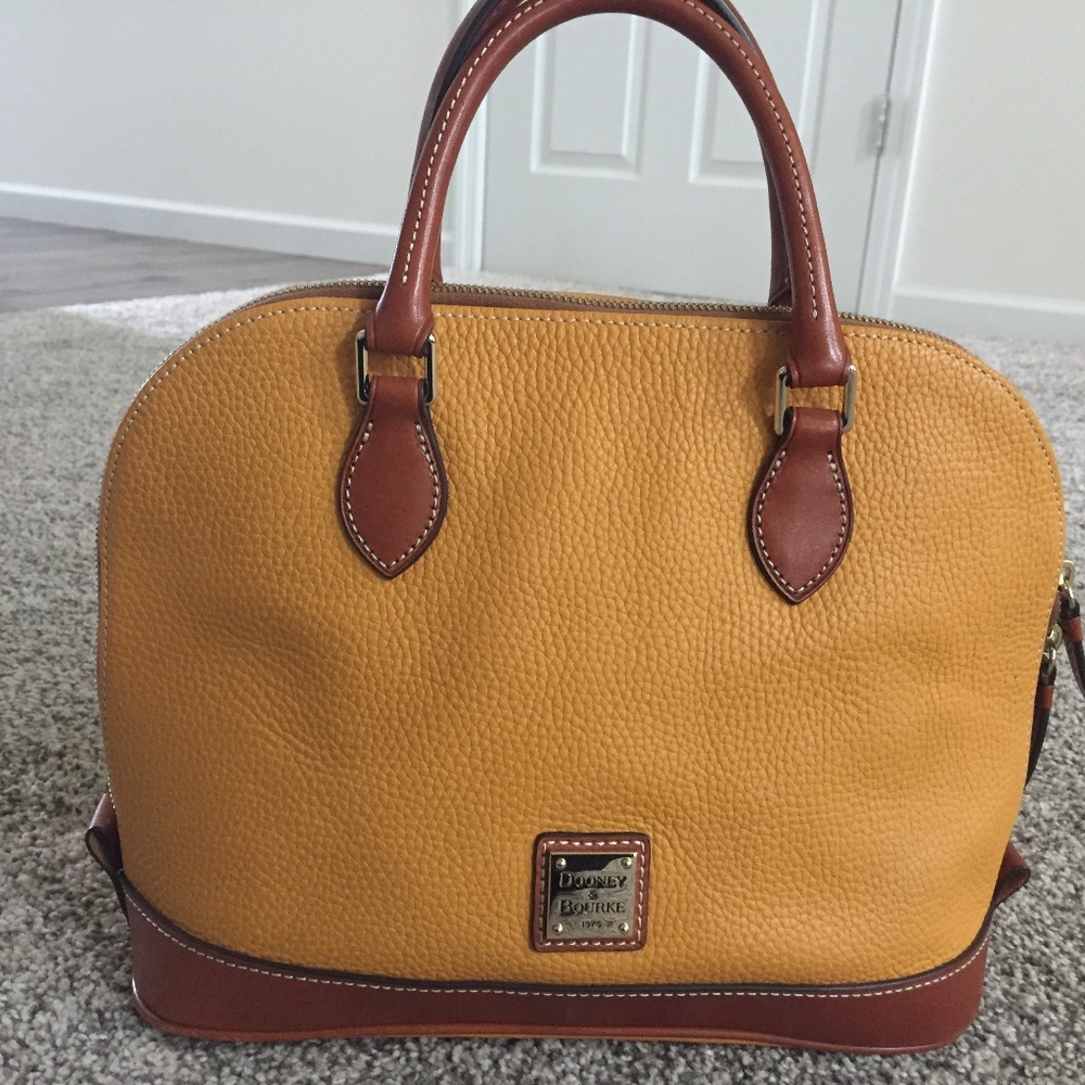 Dooney & Bourke shoulder bag